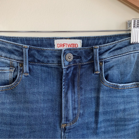 DRIFTWOOD Jackie Jeans . - Picture 2 of 4